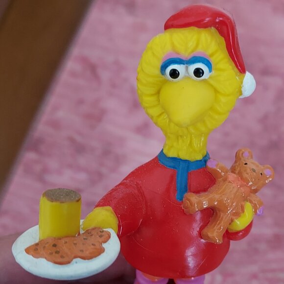 Applause Muppets, Inc - Big Bird with Cookies & Milk for Santa - Picture 11 of 16
